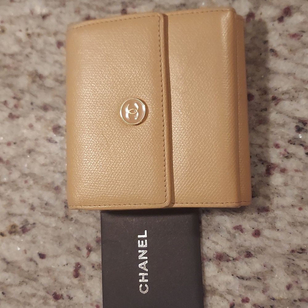 CHANEL wallet